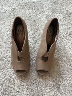 Life stride Taupe Open-Toe Slip-On Heels